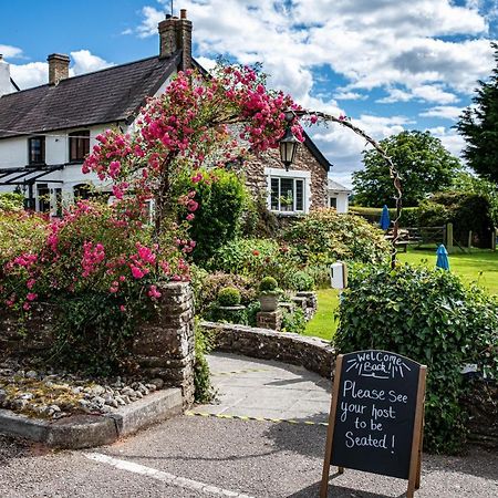 The Greyhound Inn And Hotel Usk Luaran gambar